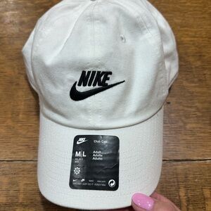 Nike‎ Classic White Cap NWT adult M/L
